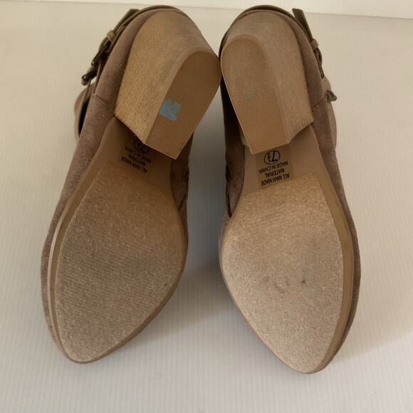 Heart in D Womens Brown Ankle Booties Chunky Block Heels Pointed Toe Size 7.5 - Picture 6 of 8